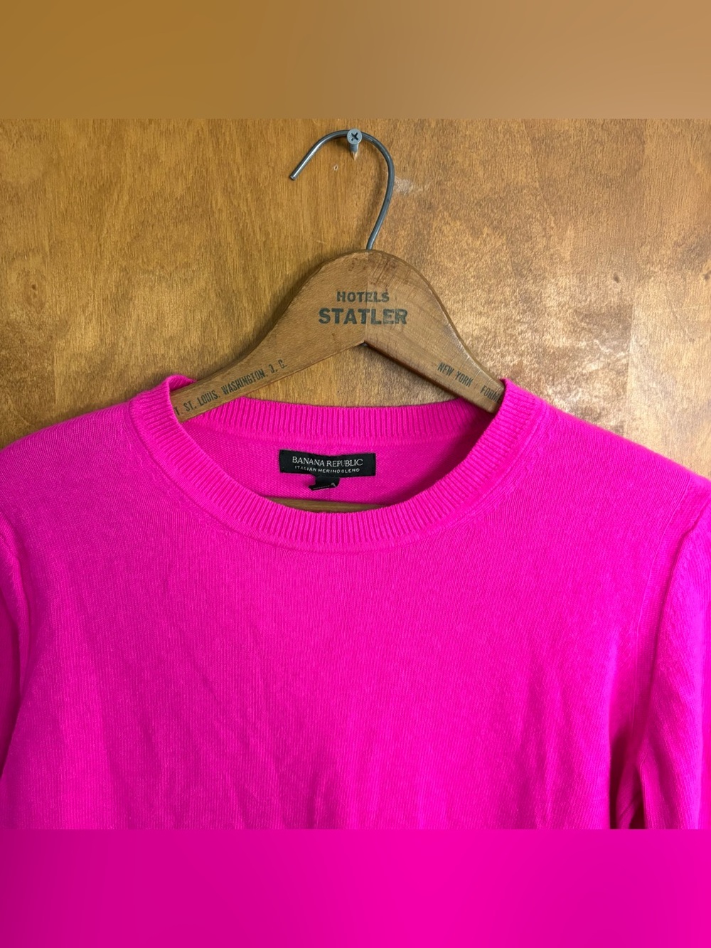 Banana Republic Hot Pink Merino Wool Sweater Small Preppy Office Work Academia - Picture 3 of 12